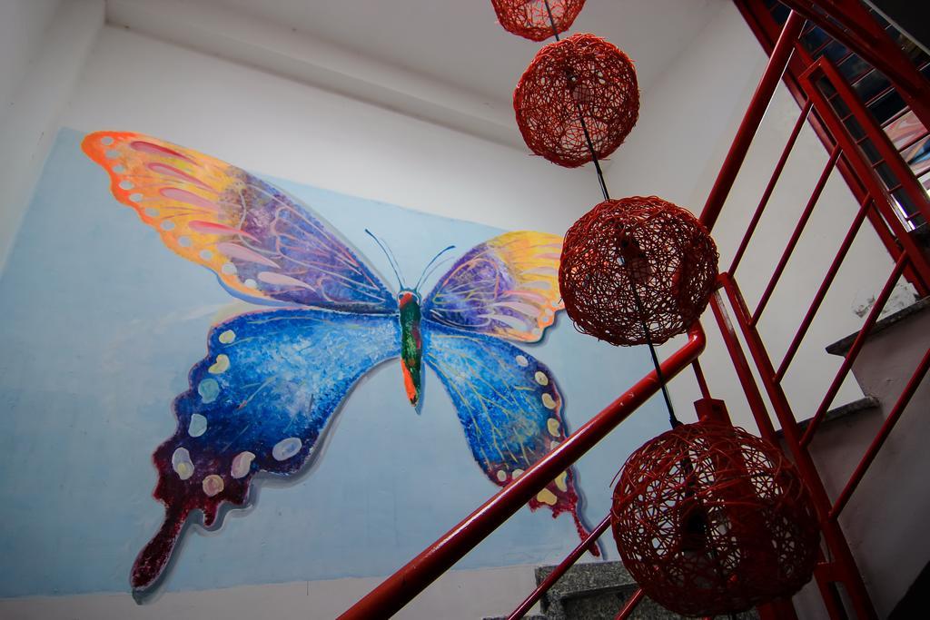 Wanderlust Saigon Hostel & Rooftop Bar Ho Chi Minh Zewnętrze zdjęcie