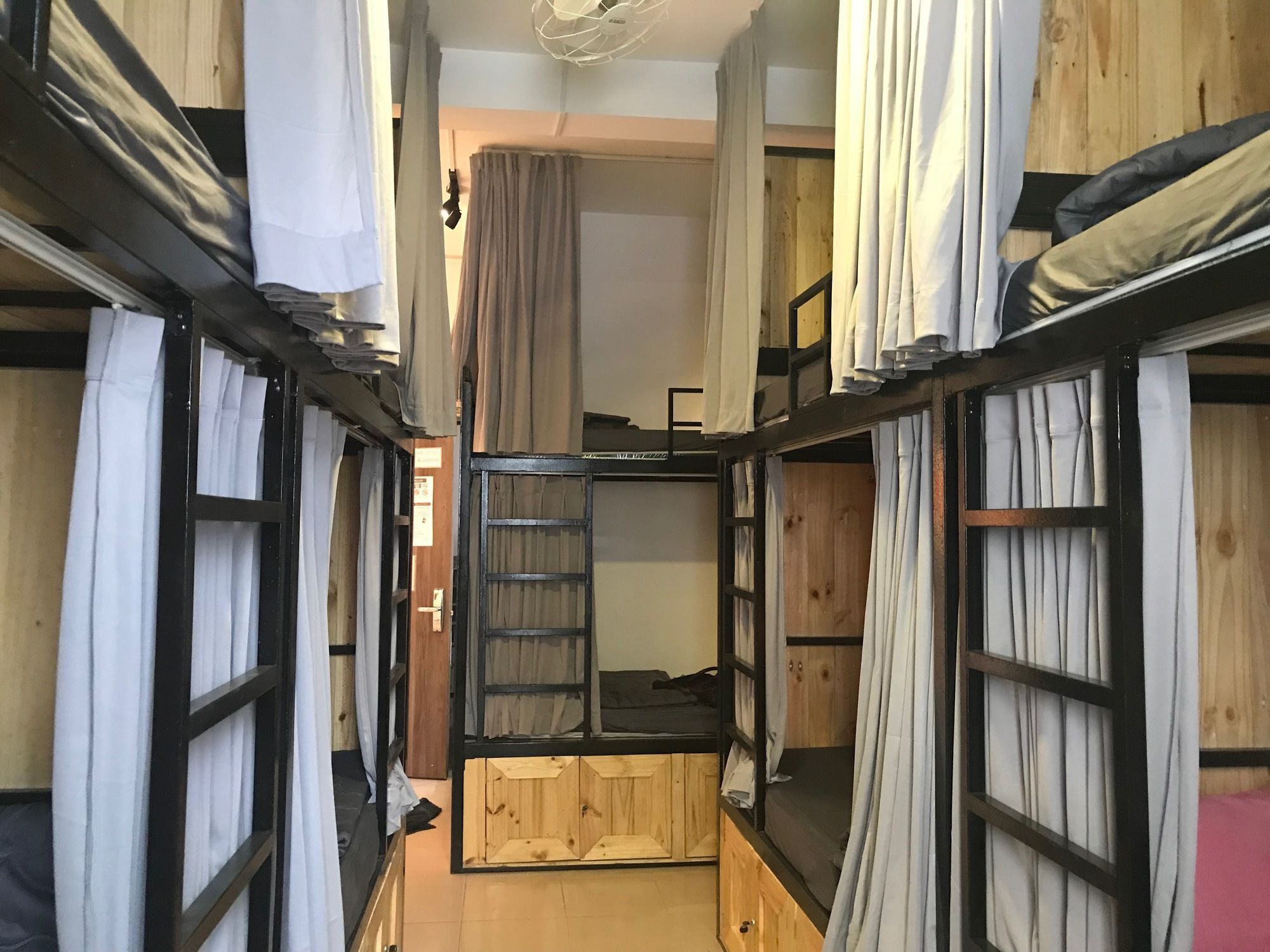 Wanderlust Saigon Hostel & Rooftop Bar Ho Chi Minh Zewnętrze zdjęcie